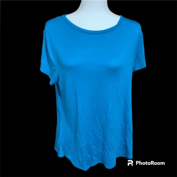 Super cute keyhole twist back top - Picture 2 of 2